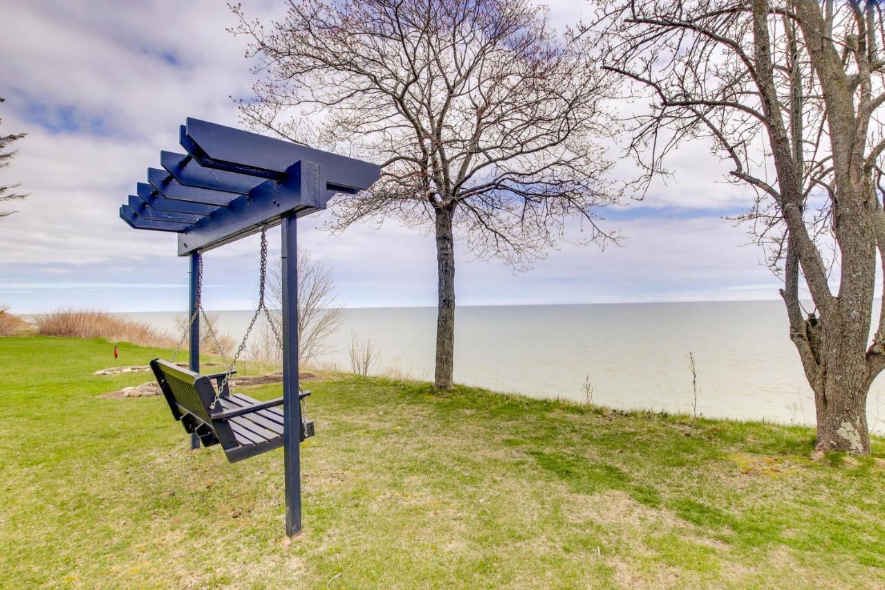 Waterfront Algoma Vacation Rental On Lake Michigan ภายนอก รูปภาพ